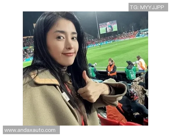 赵丽娜：从绿茵场上的足球明星到生活中的多才多艺女性