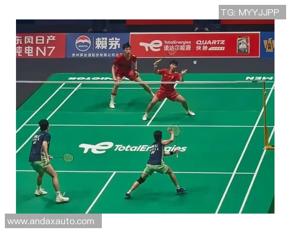 成都羽毛球队与南京羽毛球队赛后复盘分析意识碰撞与战术较量